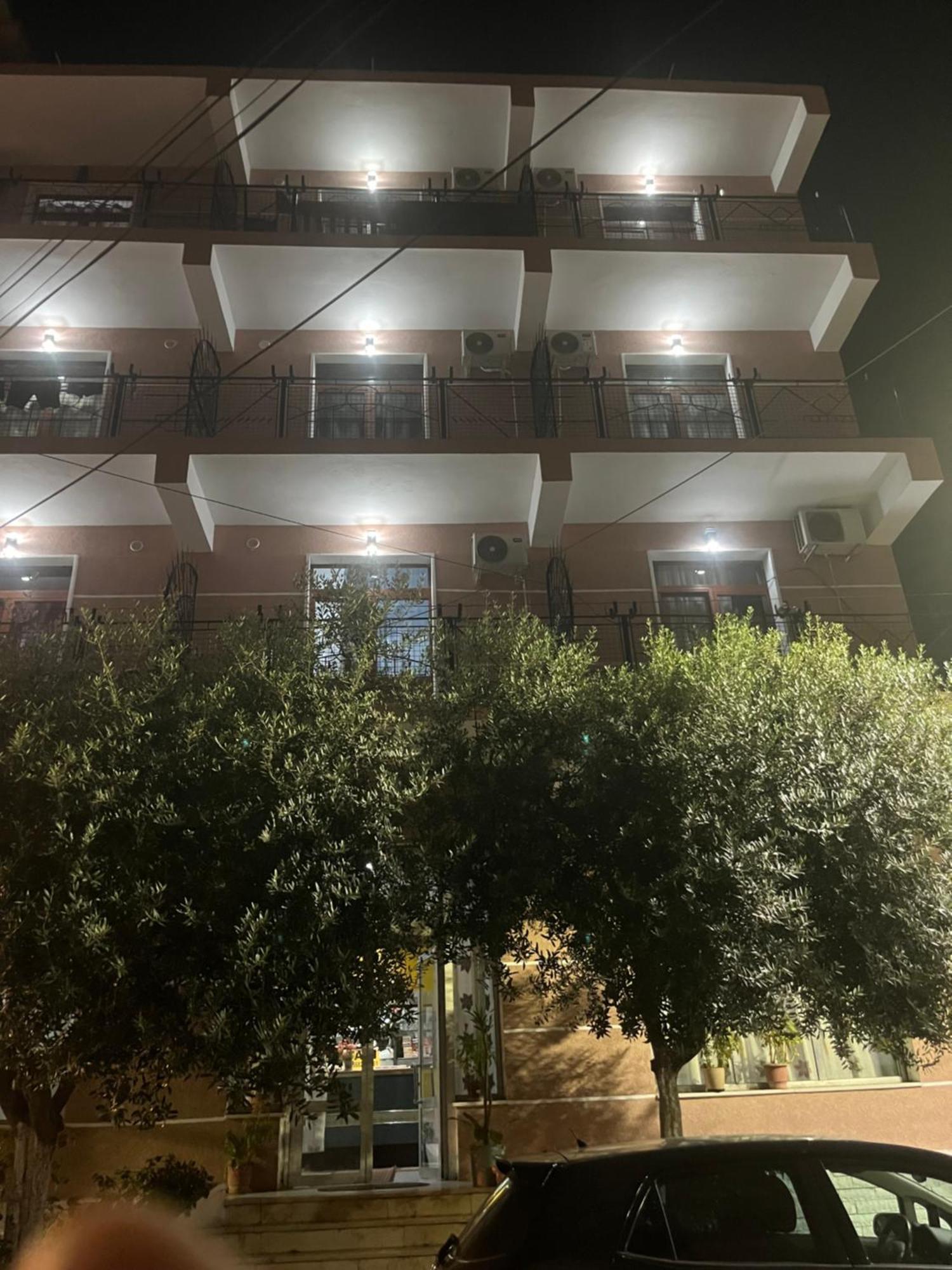 Hotel Luli City Center Durrës Kültér fotó